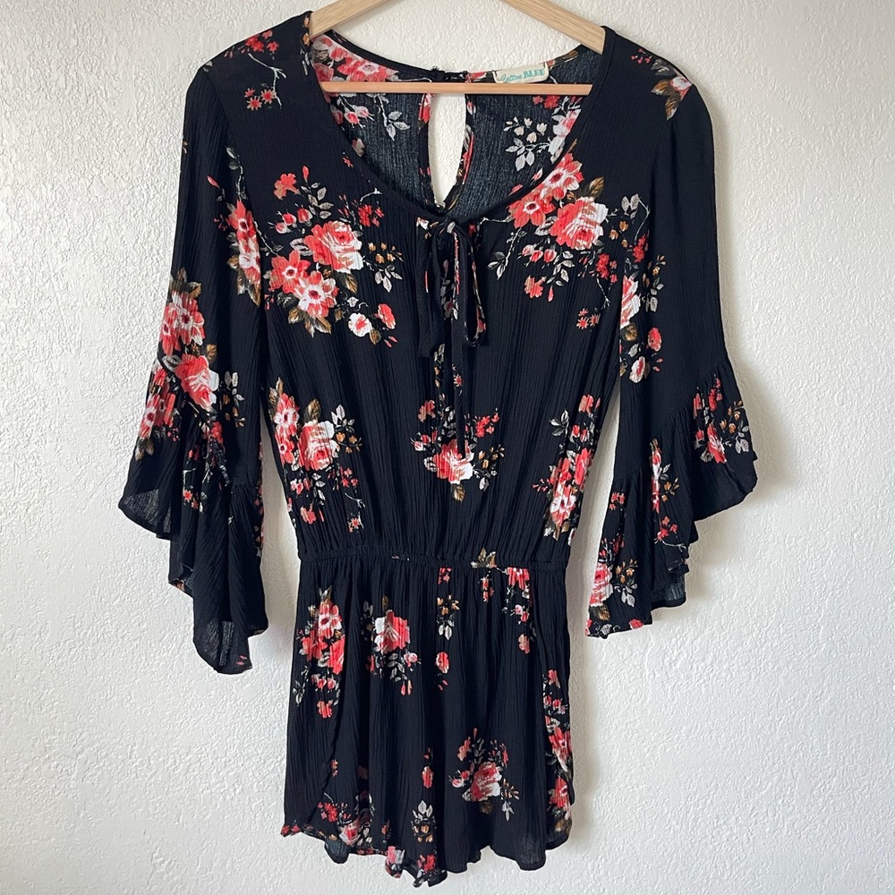 **READ DESCRIPTION FOR CALL OUT!!** Cotton Bleu Black Floral Romper